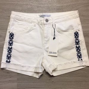 NWT Zara Embroidery White Jean Shorts Size 4